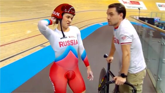 20-FUNNIEST-MOMENTS-IN-CYCLING-attachment