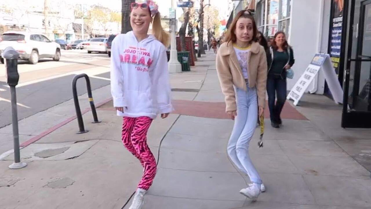 Jojo-Siwa-roasting-Emma-Chamberlain-attachment
